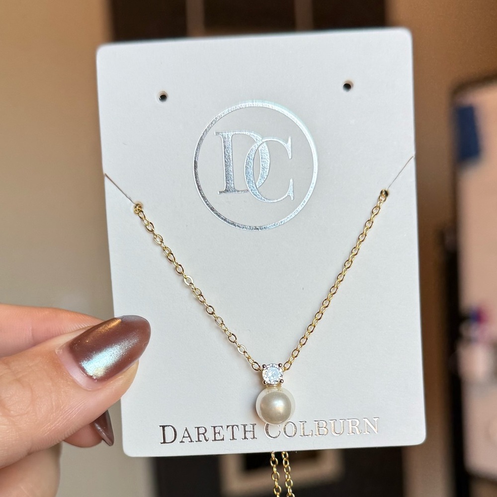 Gold Pearl Pendant Necklace